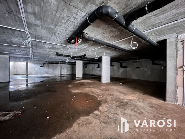 Kertkapcsolatos, modern földszinti lakás Debrecenben